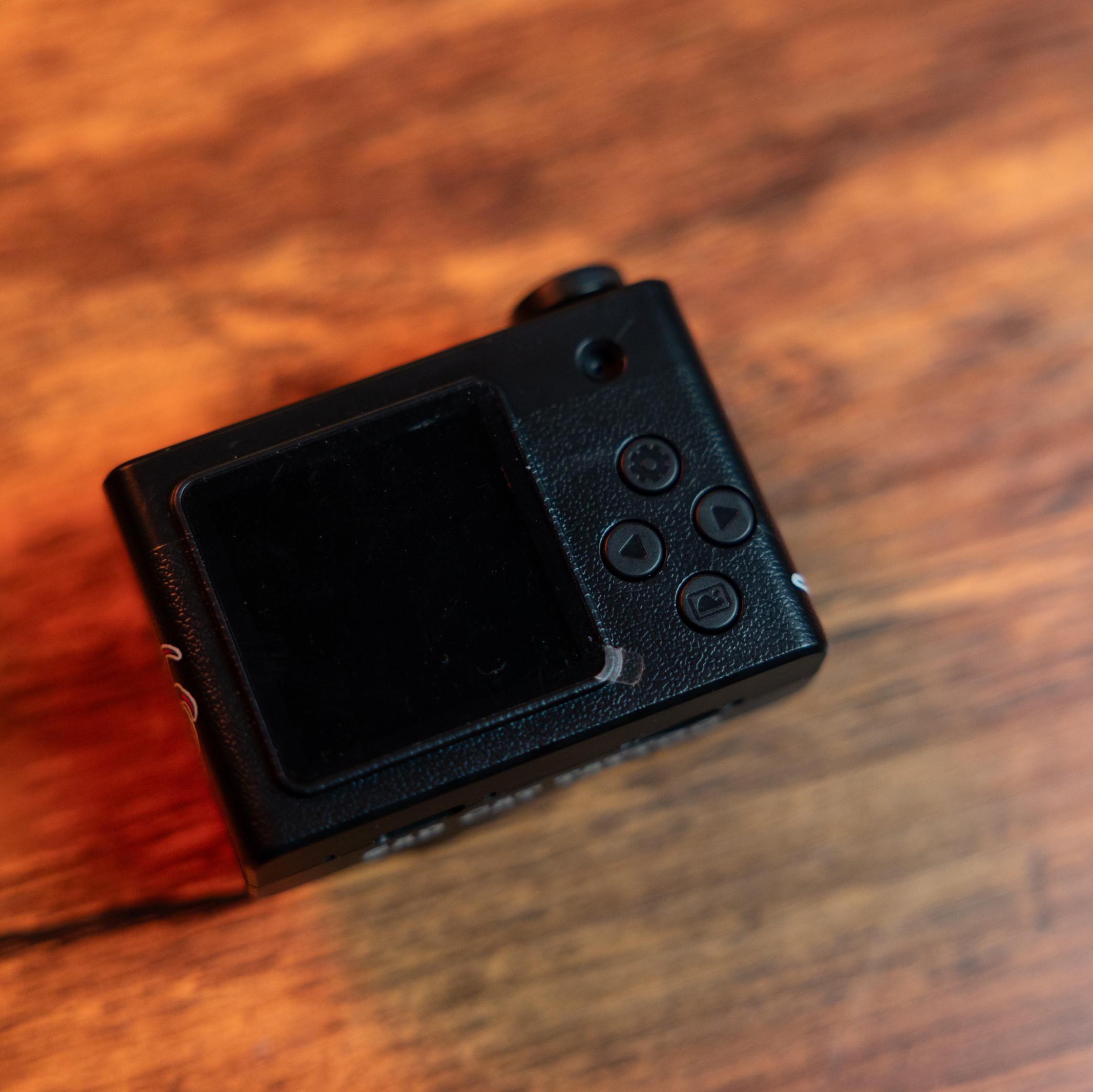 Mini Retro Camera (Black Eagle) - Image 5